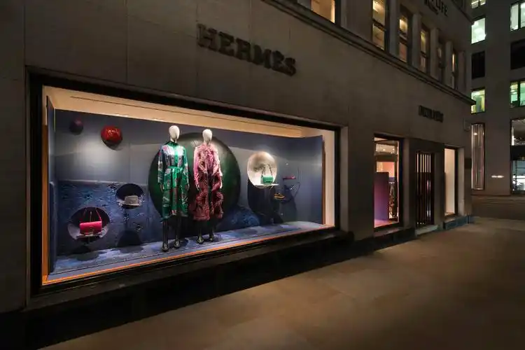 宇宙创意,创造旅程,hermes 主题橱窗_橱窗设计_集匠设计网,优质店面