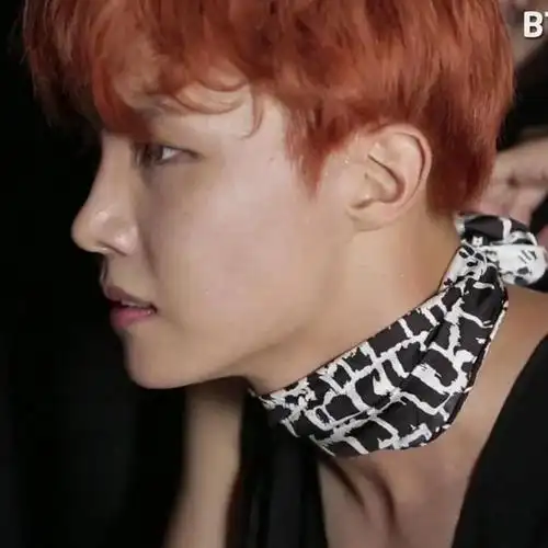 分享一组郑号锡的高清侧颜照,他真的很会拍男友照!