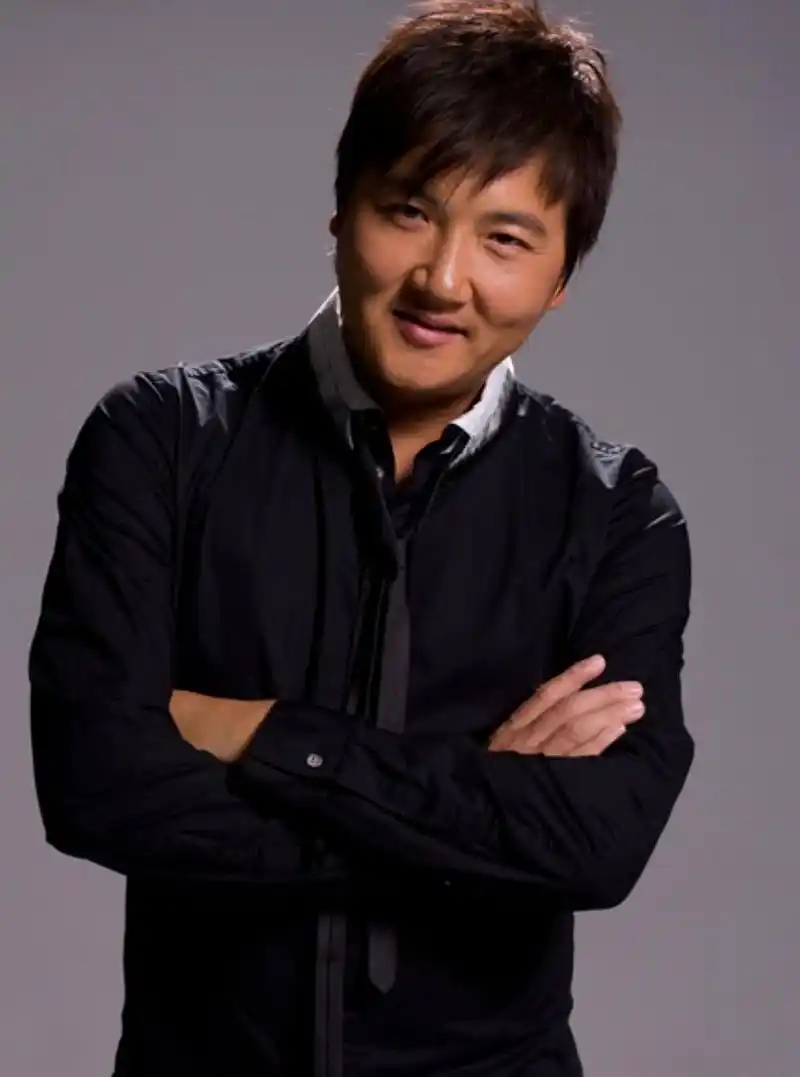 > 孙楠  明星简介 孙楠, 辽宁省大连人,中国内地乐坛最具实力男歌手之