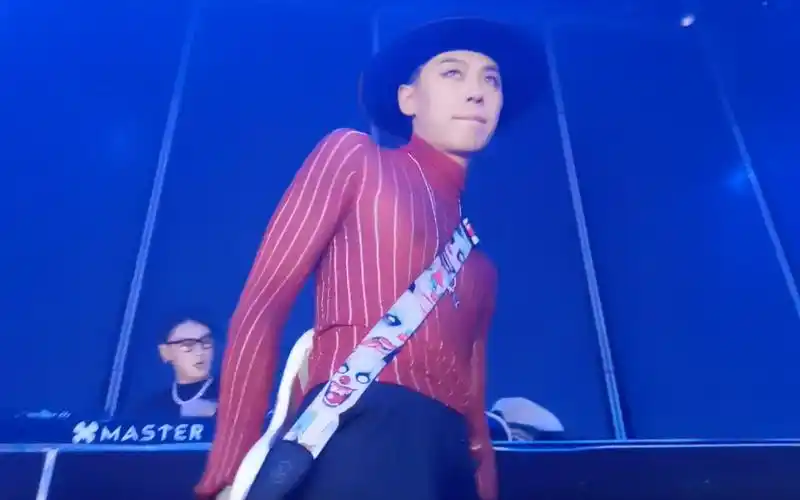 rickyclick15在2022跨年夜的上海master清纯无辜样登场