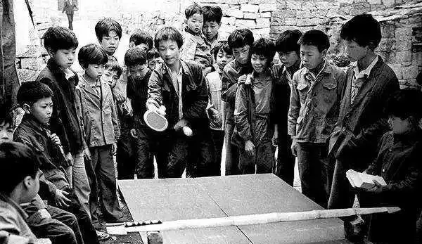 童年老照片:致我们回不去的童年,难忘的美丽回忆!