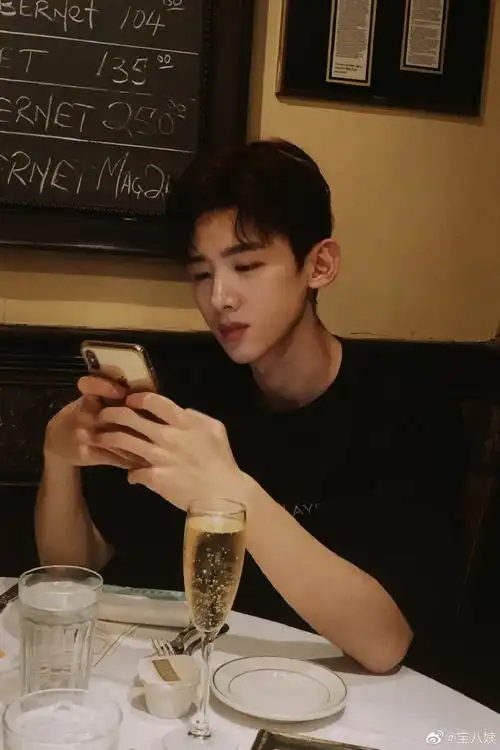 白敬亭 海口##白敬亭想加郭麒麟好友