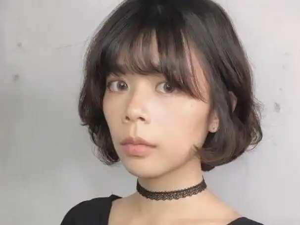 短发女生适合空气刘海吗 短发空气刘海发型效果国科