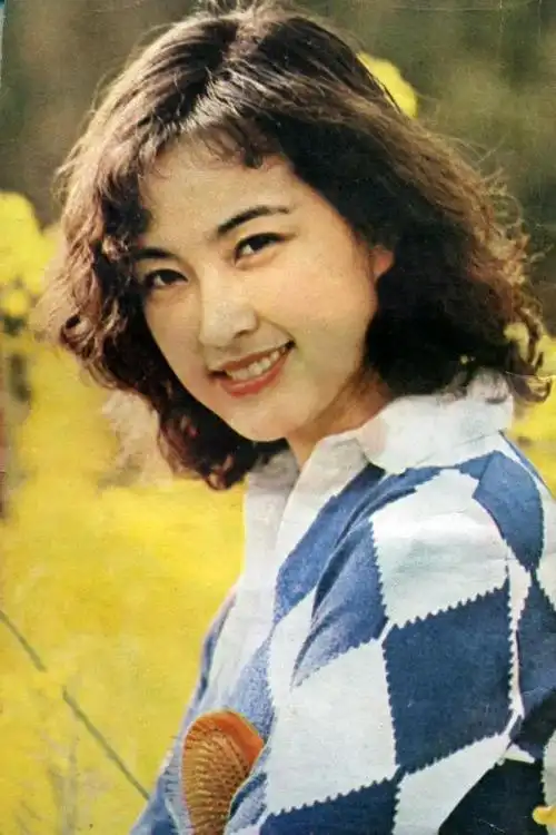 看了刘晓庆的旧照,才明白:姜文陈国军为啥前仆后继,妩媚动人