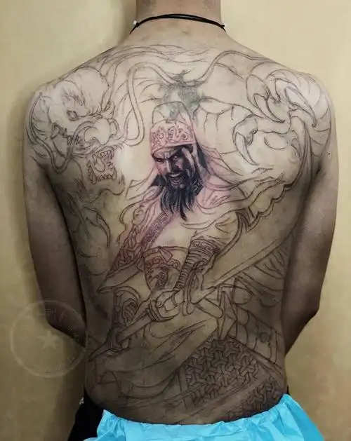 临摹龙斩 满背关公纹身图片_背部新传统关公 龙龙纹身图案