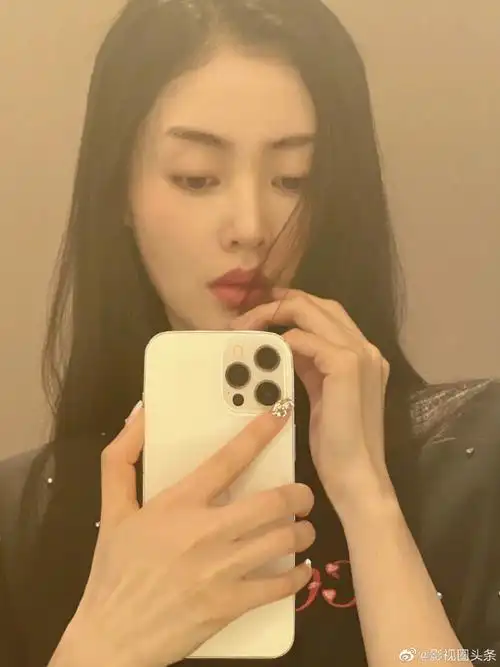 张天爱晒风有点大版自拍