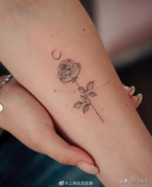 女生小清新纹身图案