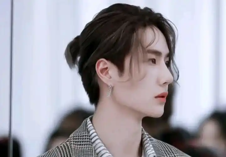 王一博的长发到底有多好看