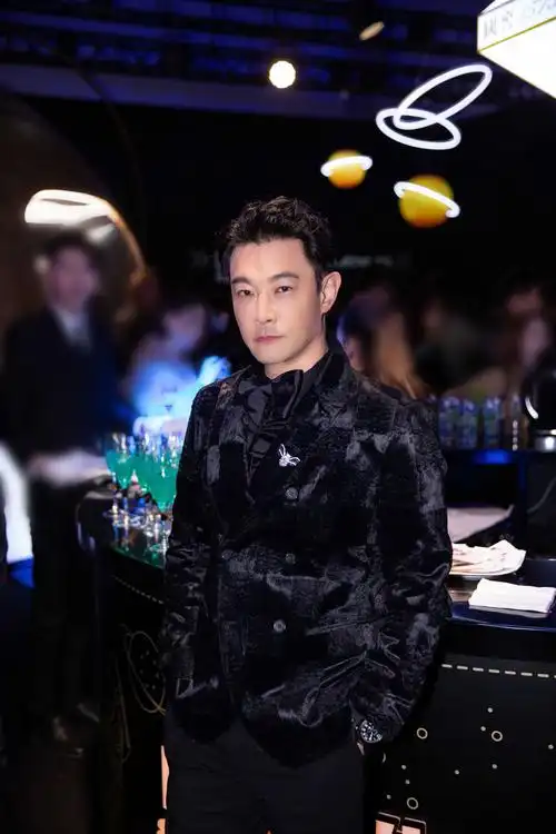 黄维德亮相时尚盛典 尽显潮流绅士风度