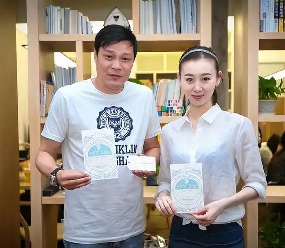 作为范志毅的第三任妻子,张梦瑾与丈夫年龄相差17岁.