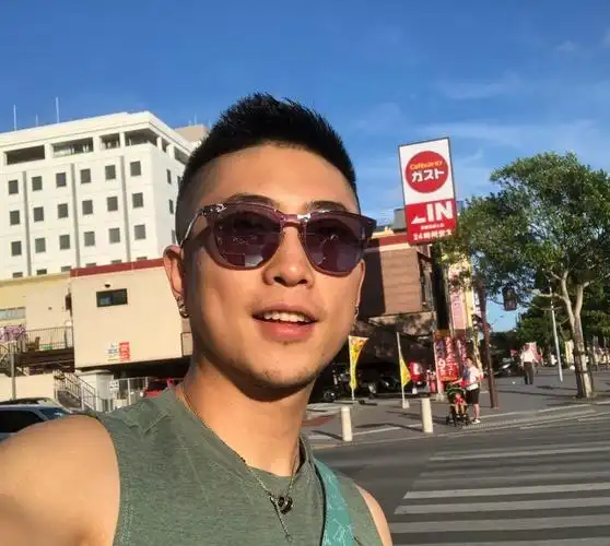 36岁单身大叔自信并且霸道的狮子座非诚勿扰