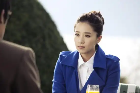 你还记得《璀璨人生》里琥珀色的眼睛吗?