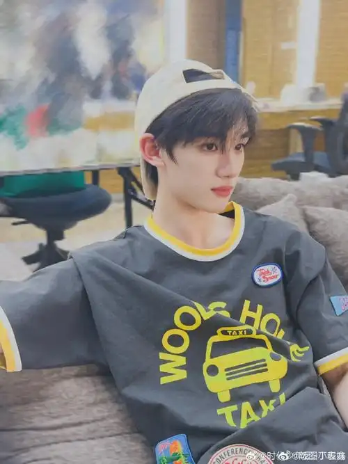 丁程鑫运动风t恤##你好星期六