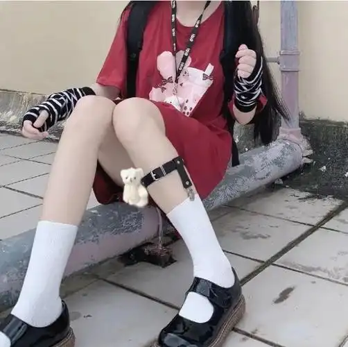 经常看到很多女生喜欢在自己的腿上绑根带子,这有什么作用呢?