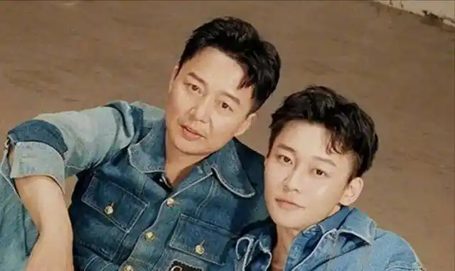 演员刘奕君:带着儿子再婚,中年得女后,父子俩一起将她宠成公主_刘怡潼