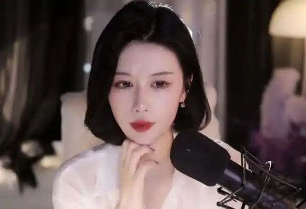 2000万给你生俩孩子斗鱼女主播喊话土豪30岁之前就结婚