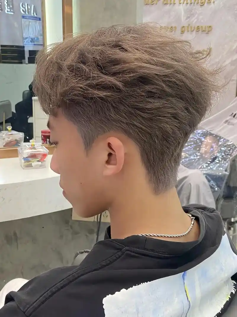 男生潮色染发推荐 #潮男改造 #懂你的发型师 2024必须 - 抖音