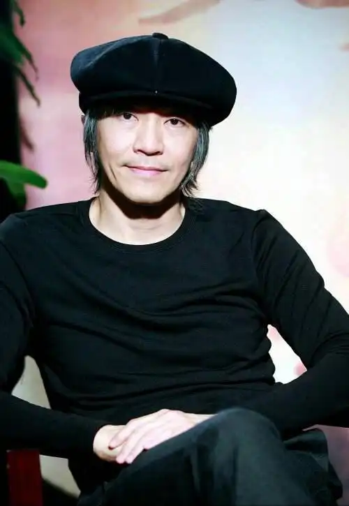 周星驰最不愿删去的4张照片,最后一张是多少人的手机壁纸啊!