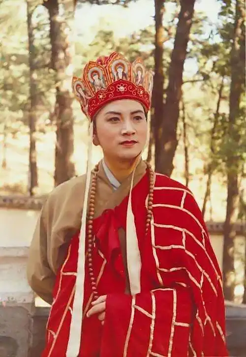 86版《西游记》,唐僧一角,两次换人,三个主演,最后成就了谁?