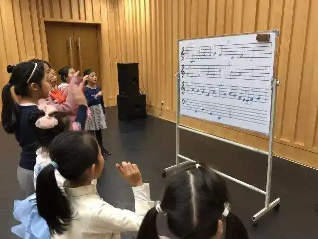 少儿声乐培训班为何这么火熙艺艺术少儿声乐课程开始啦