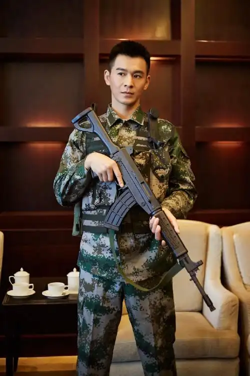 《黎明勋章》新发型,新衣服,挑战新角色板板如愿军人梦#乔振宇寸头