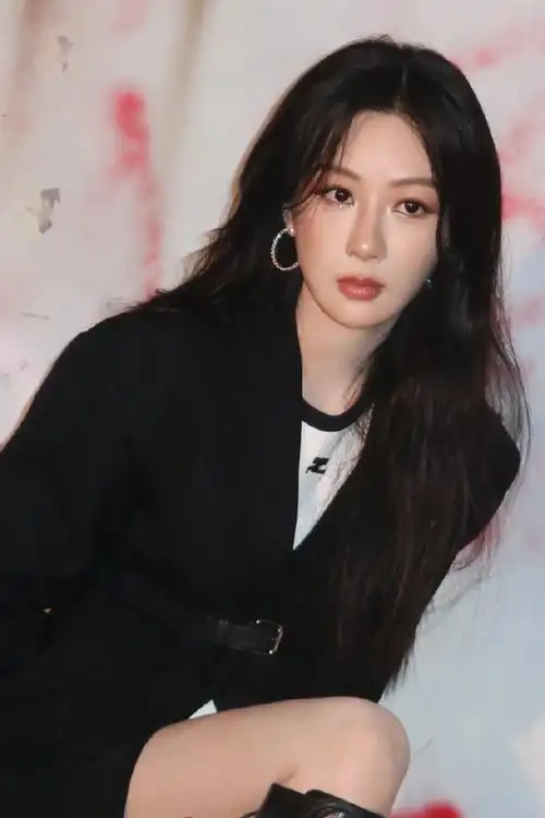 小94 更新@杨紫  『andy酷酷滴』  coooooool girl～今天口号 嘶哈