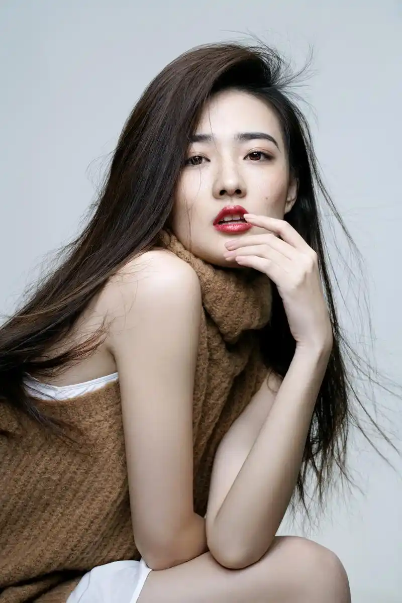 内蒙古美女徐璐,肤白如玉,身姿曼妙,倾国倾城,美得无可挑剔