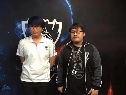 从比肩微笑的天才到四杀背景板,只因一大姐_姿态_天赋_选手