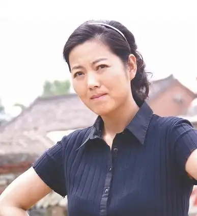 "农村戏一姐", 完胜赵家班《乡村爱情》,现患病胖到认不出!