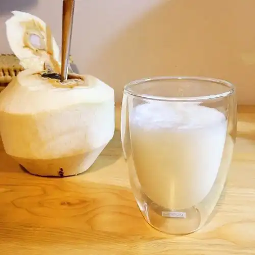 鲜榨椰子汁