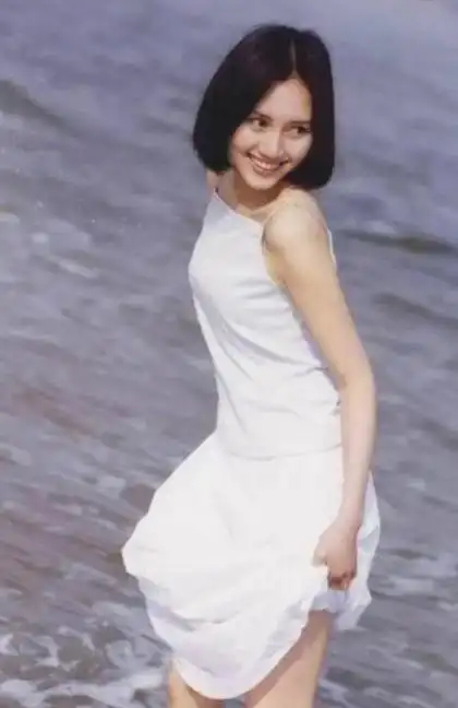 回顾夏雨结婚不邀请父亲婚后与母亲算账妻子袁泉为他感到心疼