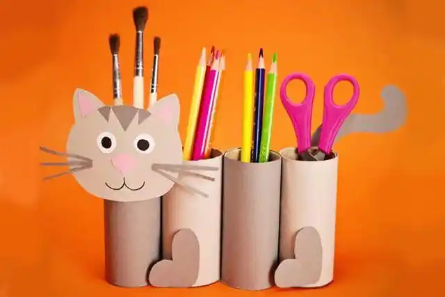变废为宝简单手工:卫生纸筒制作漂亮小猫笔筒(步骤图解)