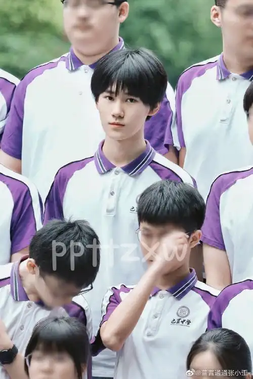 张真源高中毕业照