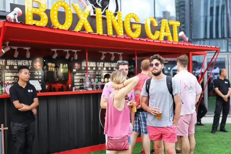 约一场玩味微醺上海第八届精酿啤酒节拳击猫玩转今夏最具态度潮流派对
