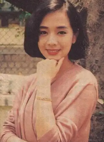 她是张国荣唯一承认的女友,经历三段婚姻