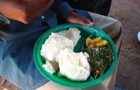 照片记录非洲穷人和富人的吃饭对比难以想象差距还真大