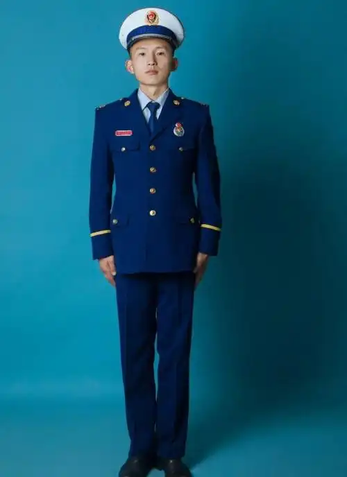 换装季|消防员各类服饰穿着规范!