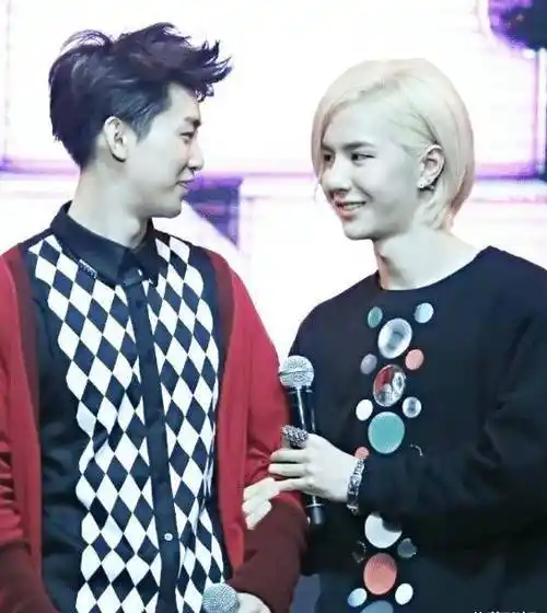 王一博队友公布"恋情"?