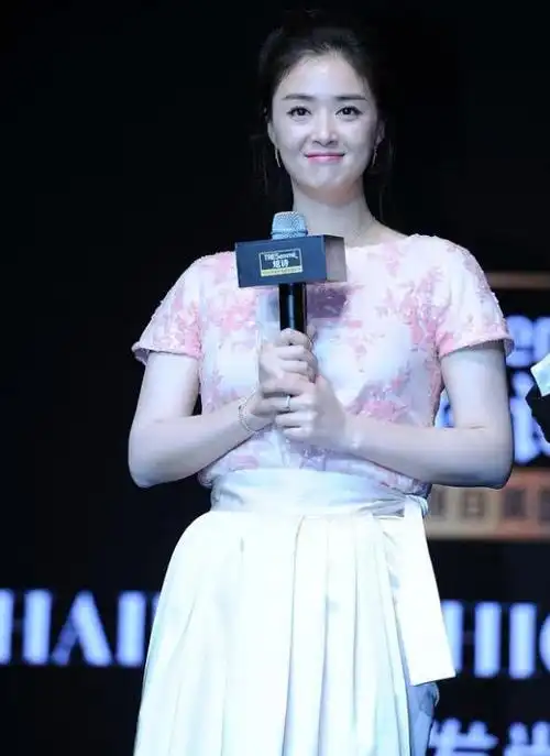 微胖女神蒋欣近照, 第3张表情太迷人