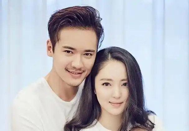 董璇高云翔仅离婚四年,两个人的生活,却一个天上一个