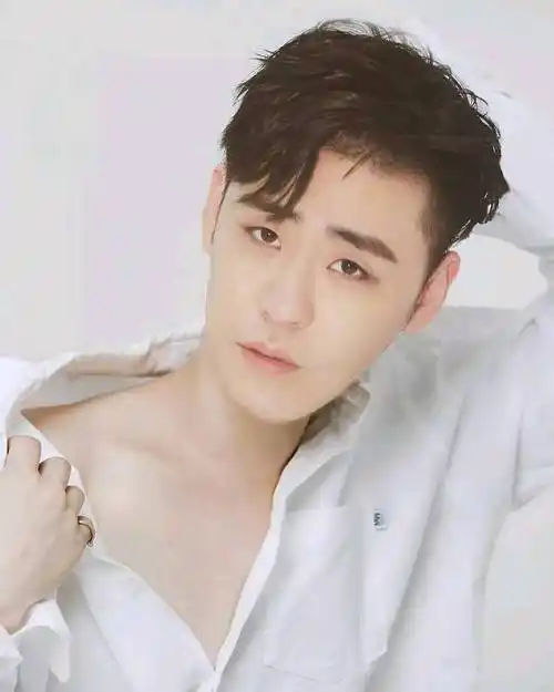 相声演员 张云雷 搞笑照片集锦