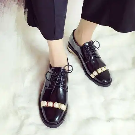 小皮鞋搭配 小皮鞋搭配牛仔裤好看吗