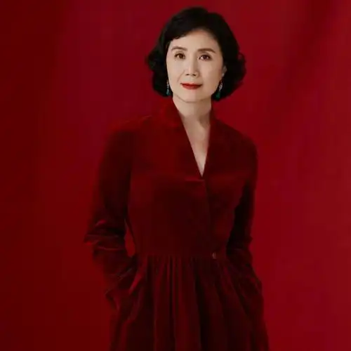 严晓频中国著名女演员,影视表演艺术家,朗诵艺术家.