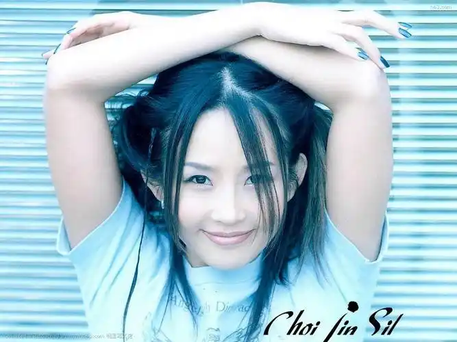 崔真实壁纸桌面图片-1024x768.140k.高清大图-明星写真馆n63.com