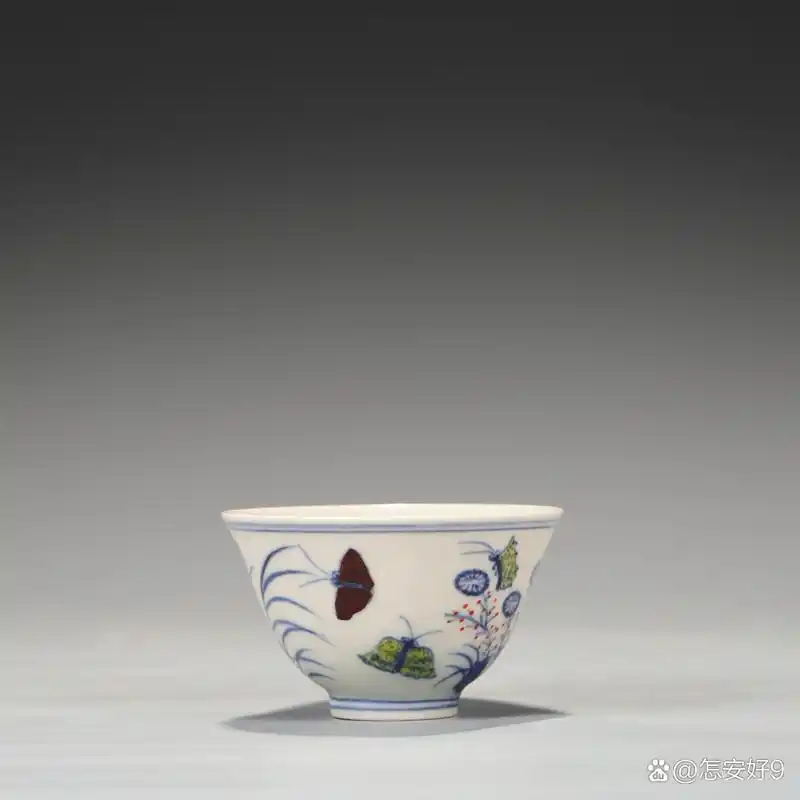 旧藏 明 成化斗彩三秋杯 尺寸:高4公分 口径7公分