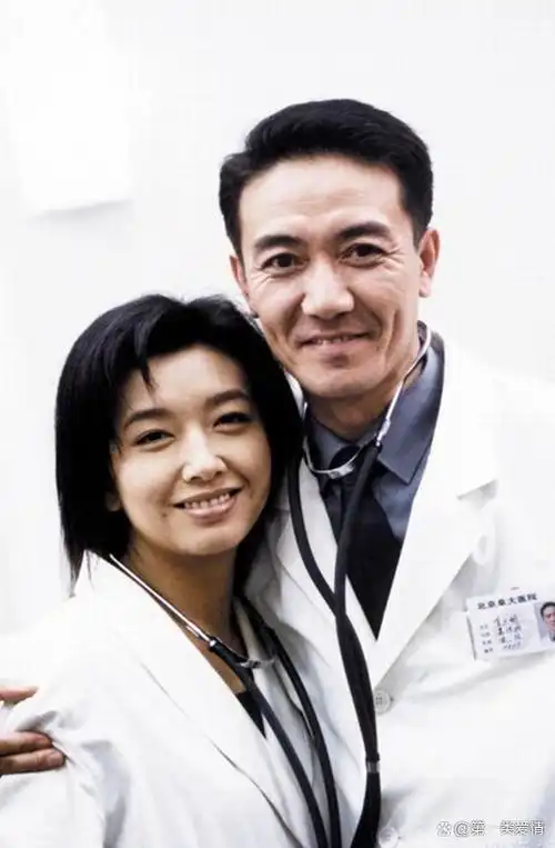 江珊与张博的年龄差距达到了15岁之多,这让人们为他们的爱情付出点赞