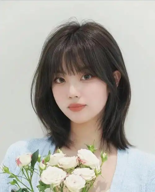 方脸,圆脸的中年女性适合什么发型?推荐这8种,气质好看显脸小