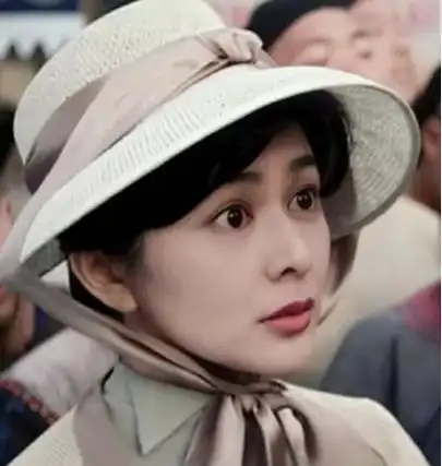 香港第一美女,香港楼后关之琳,资产惊人,实力诠释"人美钱多"