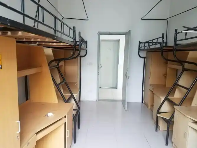 江苏大学高配的大一新生宿舍图