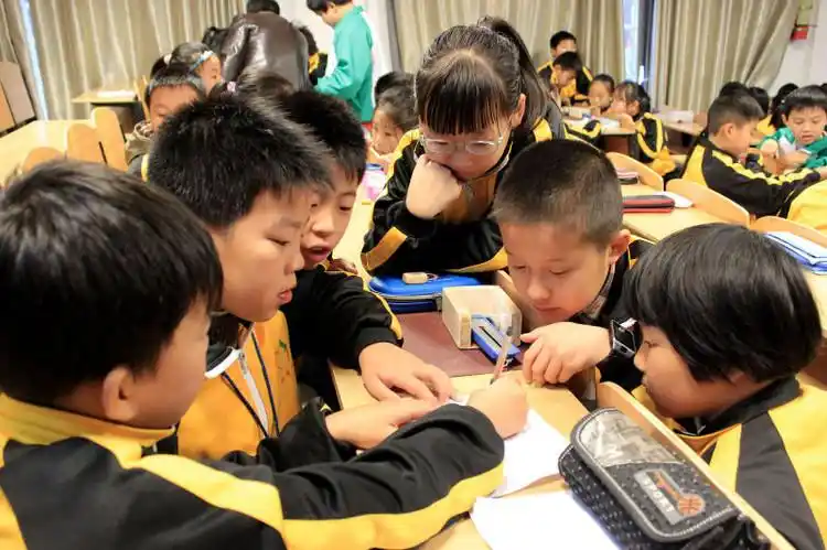 聚焦课堂 追求有效教学——横峰一小综合组公开课交流活动(整理人